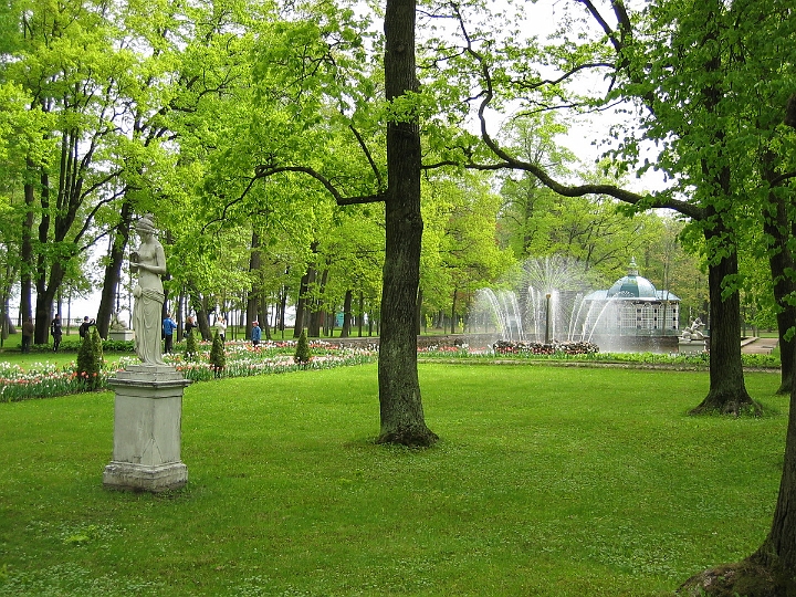 58 Fountain at Peterhof.jpg